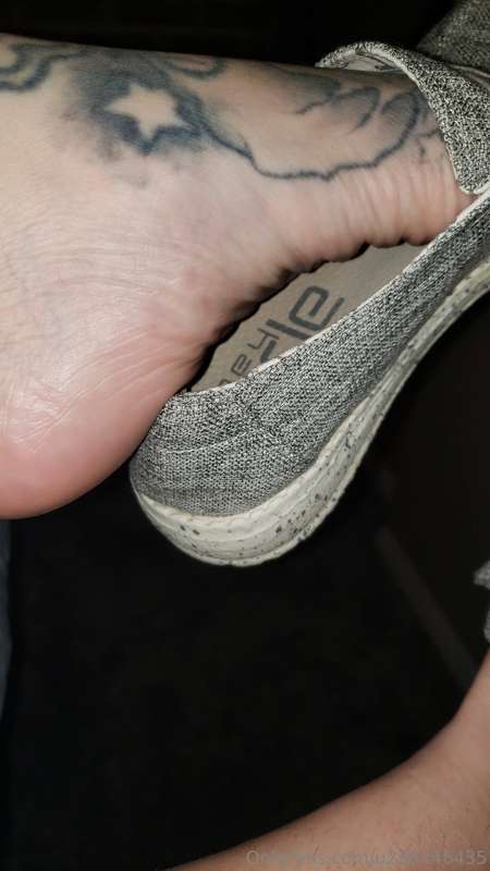 Shove your face in my shoe and tell me what it smells like