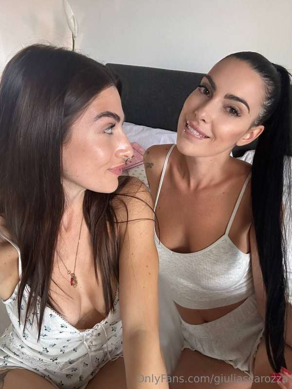 La coppia perfetta non esiste dicono… 😏 Io e la mia amica no.. 1