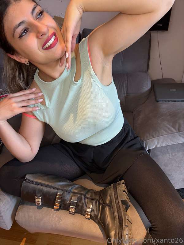 Friday afternoon look😉, let's see, tell me what I can wear a.. 3