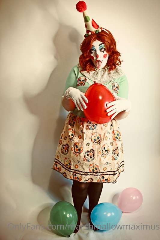 Retro Clown set (Part 1)
Ohhhh how fun it is to clown around.. 1