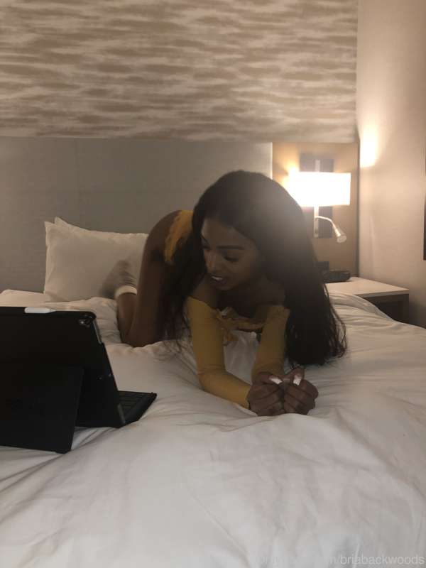 new videos once my period is done and i find some dick. i pr.. 3