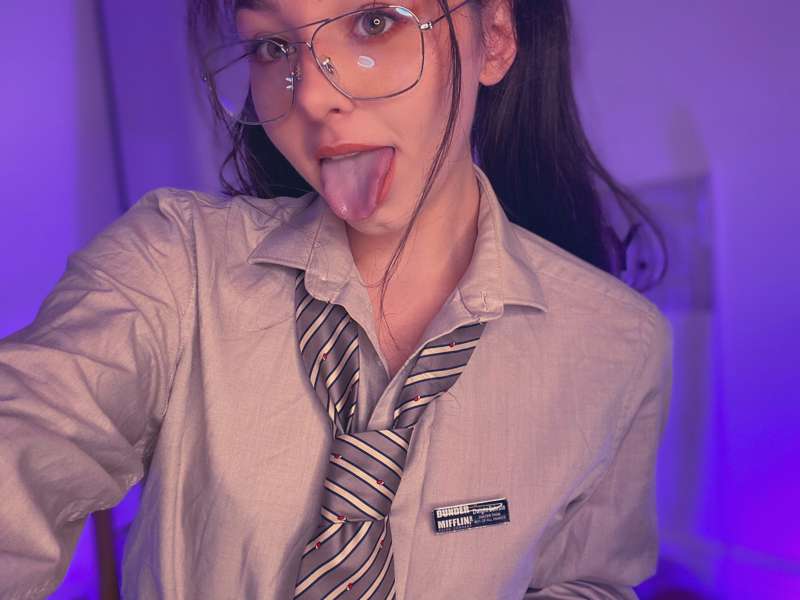 Swipe to see my tits out at The Office 🏢👉🏻 6