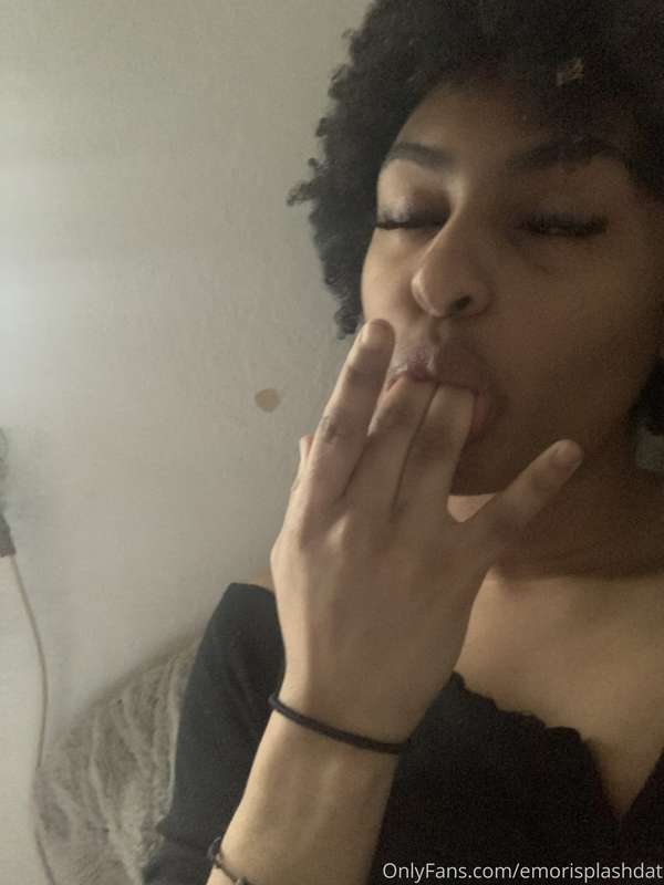 I know you wanna see me play with myself and then taste myse..