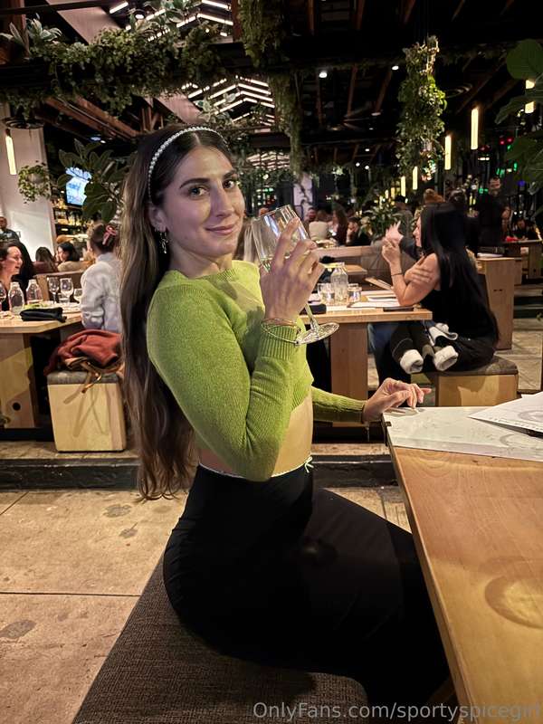 Dinner for two? 🤍 3