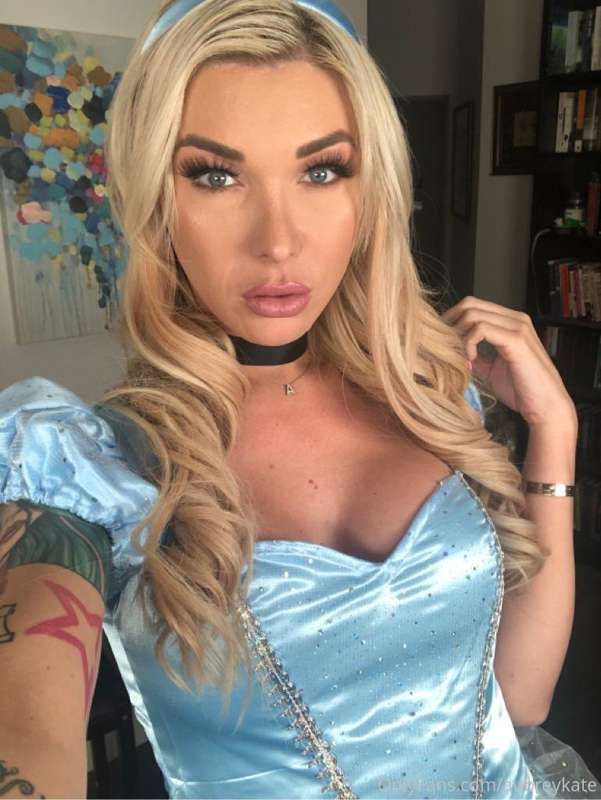 For this year I'm Cinderella baby 👸🏼 Now I only need a princ..