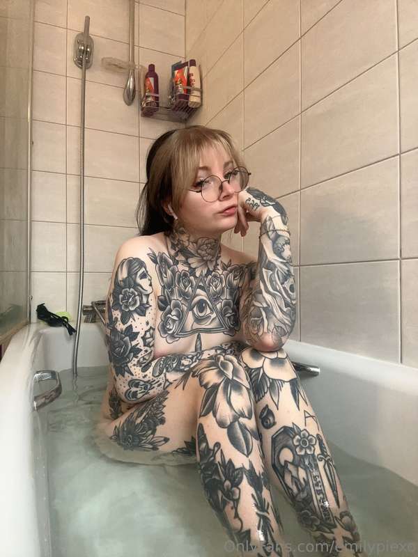plenty of room if you want to join me 🛁