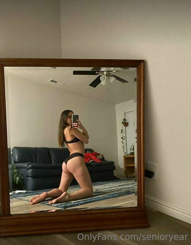Smokin’ hot and fully loaded 🔥💣