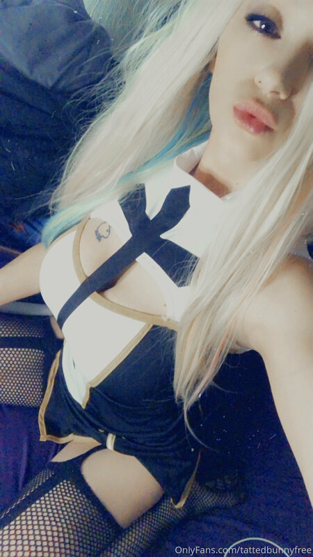 Drop your costumes!!!! 1