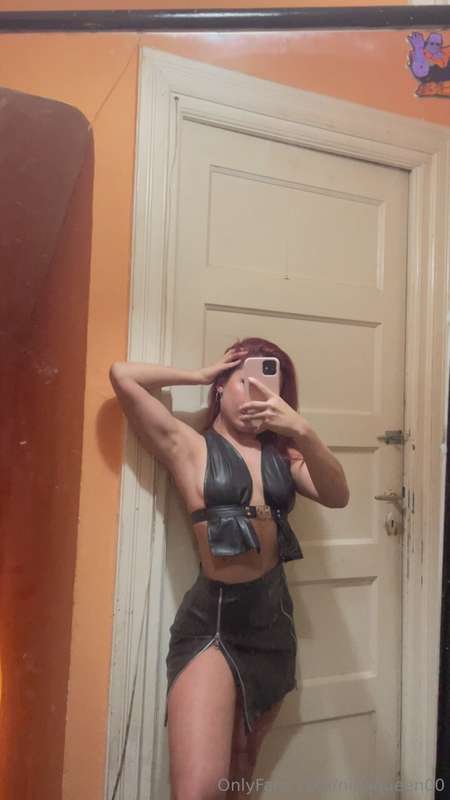 Do you like my total black ?🖤