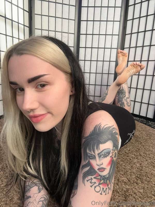 Have some pose for today 😈 5