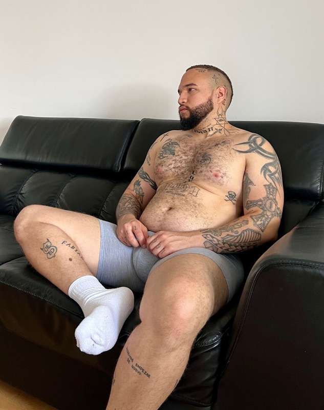 @scotybrayanx The true Versatile Latino Macho!! LOVER of Sex..