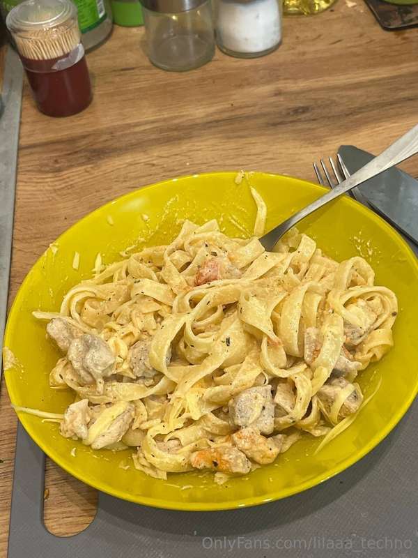 What country's cuisine do you like the most? 😋My favorite cu.. 2