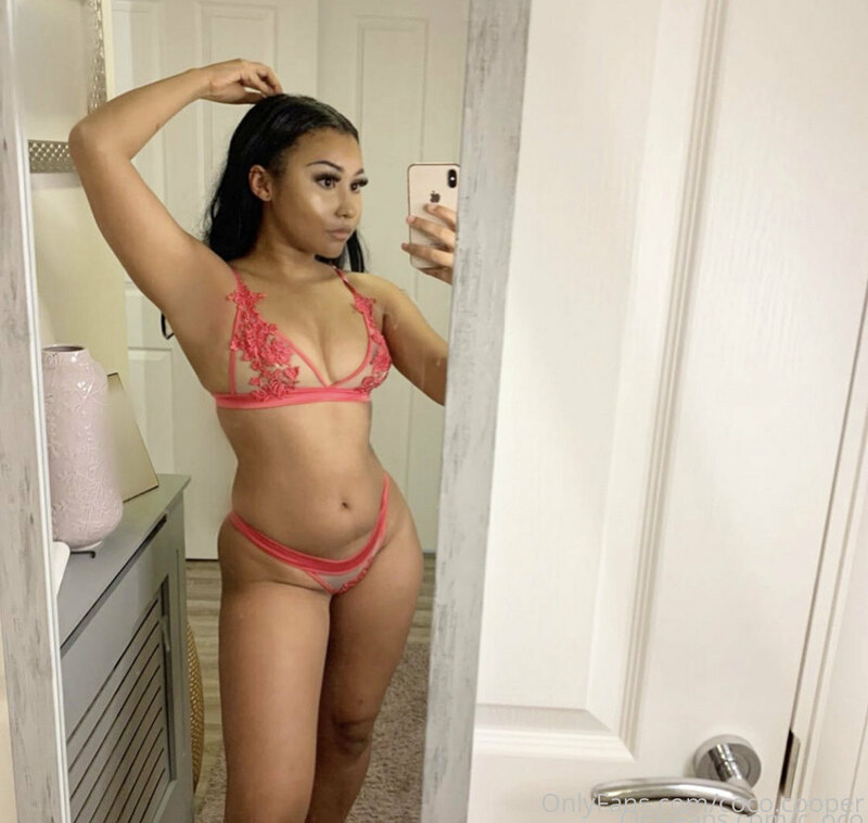Cute little lingerie set for you ?