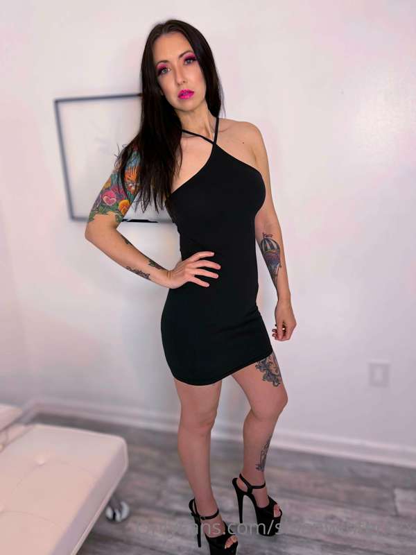 Little black dress🖤🖤🖤 2