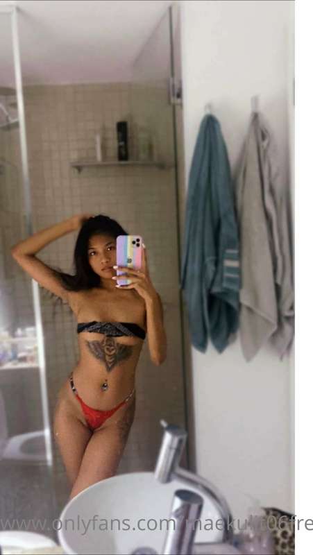 Mirror: “You look cute today.” 
Camera: “LOL, no.”😹😹😹😹