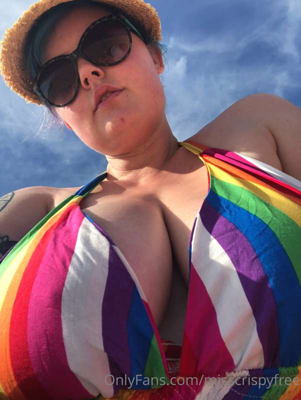 I spent yesterday at the beach😍 my naughty snap got lots of ..