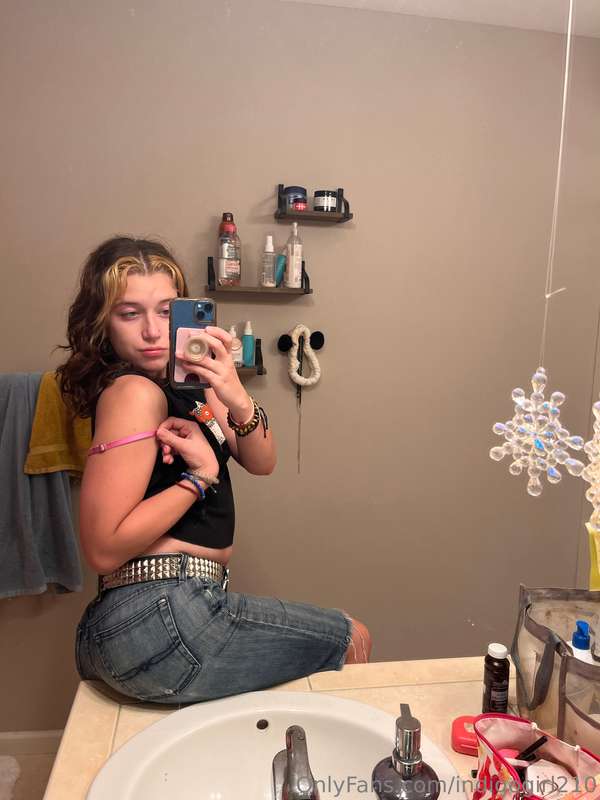 mirror pics😘 3