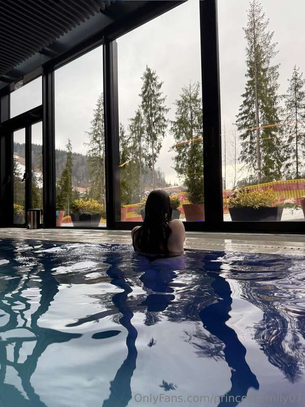 First Time Trying A Warm Pool On Winter, It Was Amazing🥰🥰🥰 1