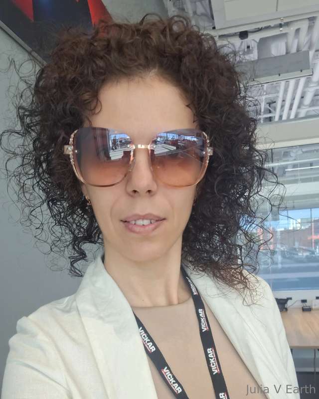 I'm at work 🤩
