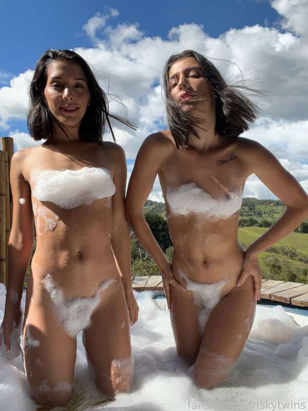 Friskytwins - Fansly - 18 Dec, 2023