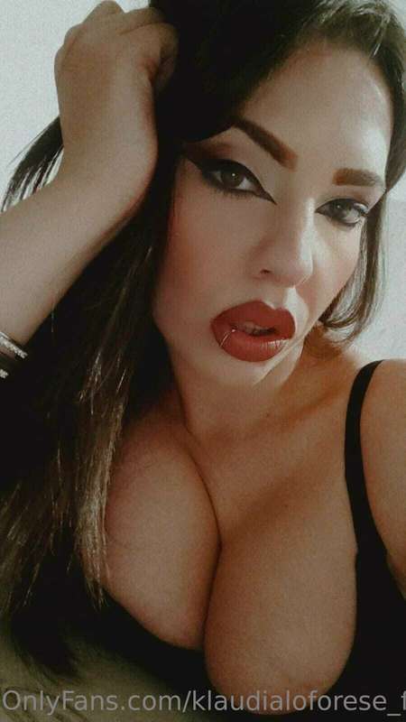 Quando arriva la notte 😏😏😏 Vi aspetto sul premium onlyfans.c..