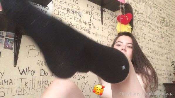 I can fulfill any of your fetish😃😃