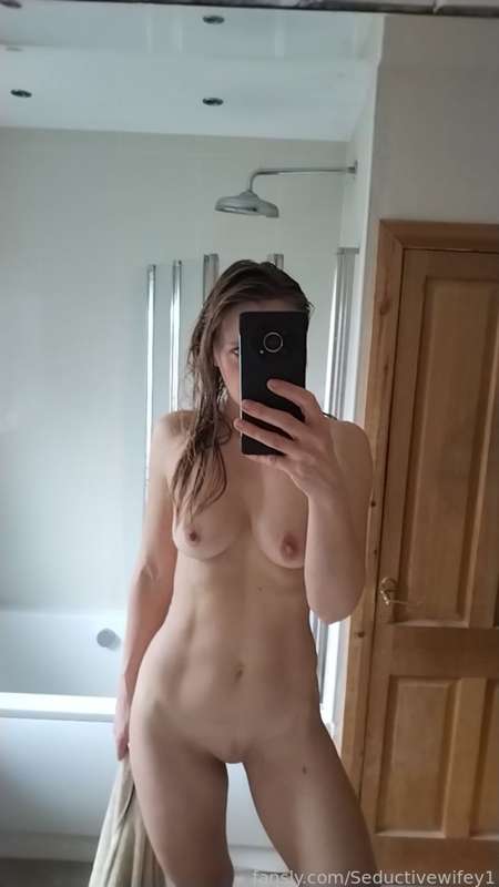 Seductivewifey1 - Fansly - 17 Feb, 2023