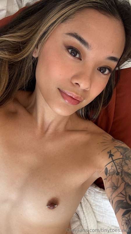 Does my make up still hold? Eyes on my face please 🙄