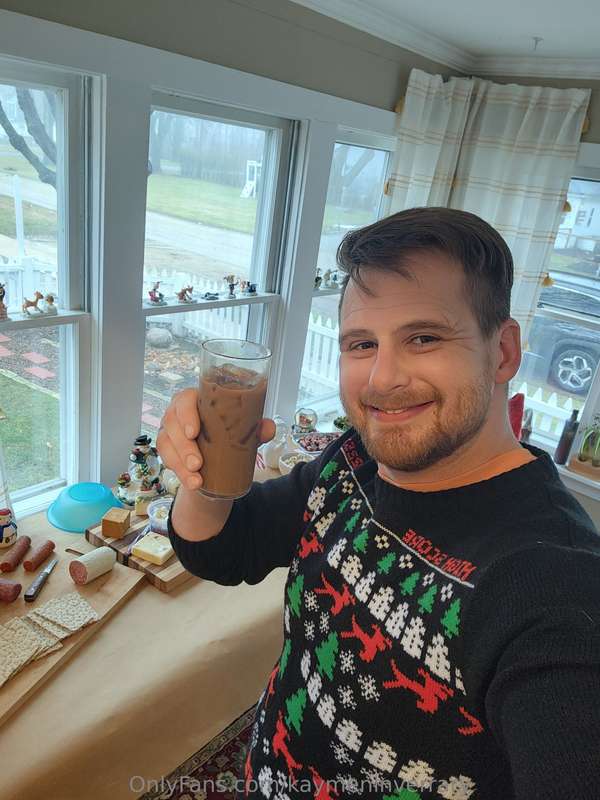 Who's ready to eat drink and be marry? 3