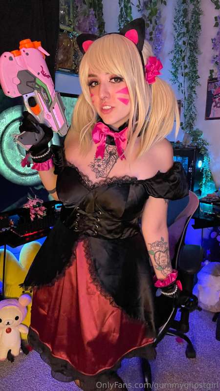 I’ll give you pussy 🐈‍⬛🩷 black cat Dva cosplay! Dildo and ta..