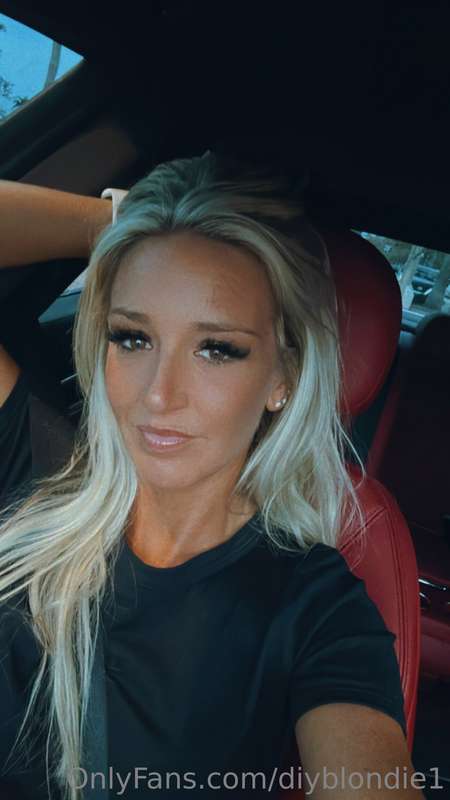 I just wanna go home and have my ass rubbed and pussy fucked..
