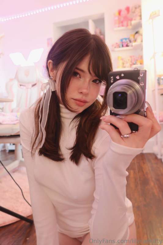 HELLOOOOO  gonna be sending out a very very neat 4 min vid i.. 5