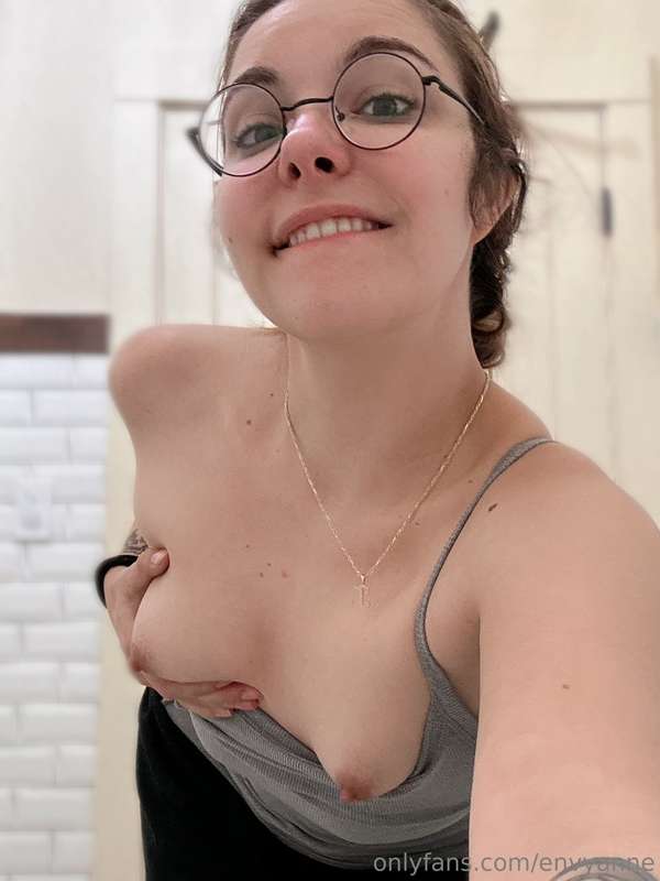 Hello hello! :D ❤️❤️ I GOT TO HAVE SEX AAAAAH   AAAAAAAAAAAA.. 1