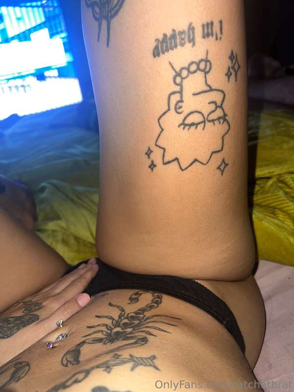 Having a cheeky play, I’m so horny this morning 😤