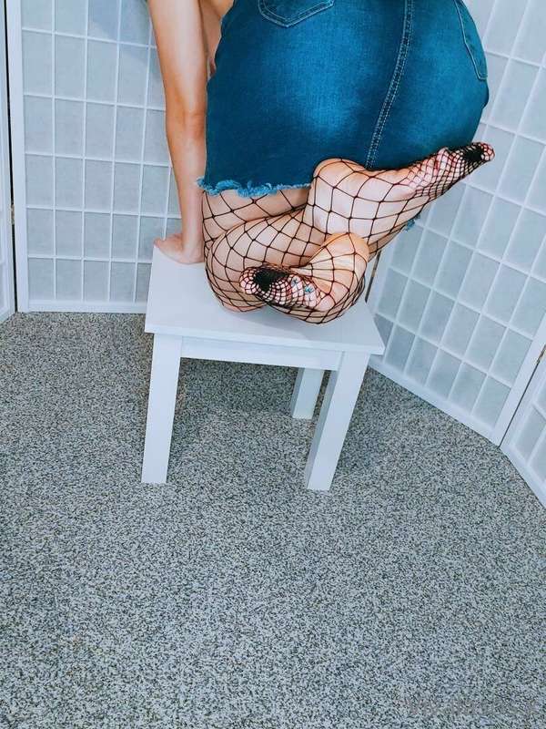 Do they look super yummy in these black fishnets? 

I love t.. 9