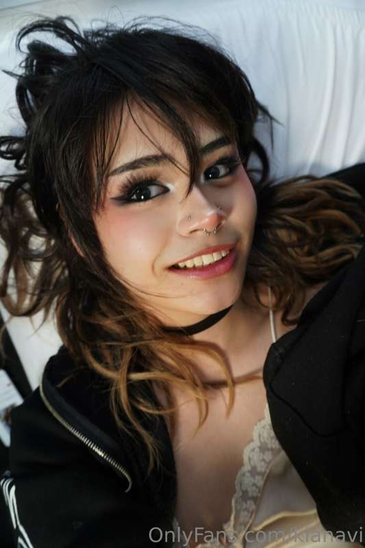 EEE!! I've been having so much fun with my camera lately so .. 3