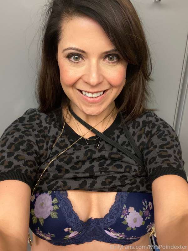 A little workplace selfies for you!