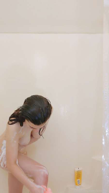 Pictures from my shower this morning 😊
I still need someone .. 3