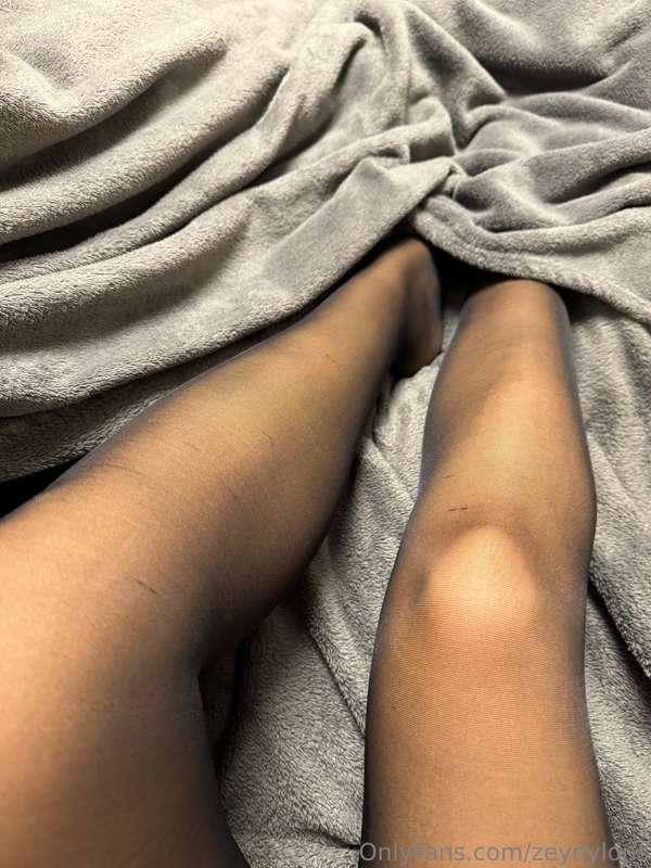 Staying in my comfy bed this evening 🥰