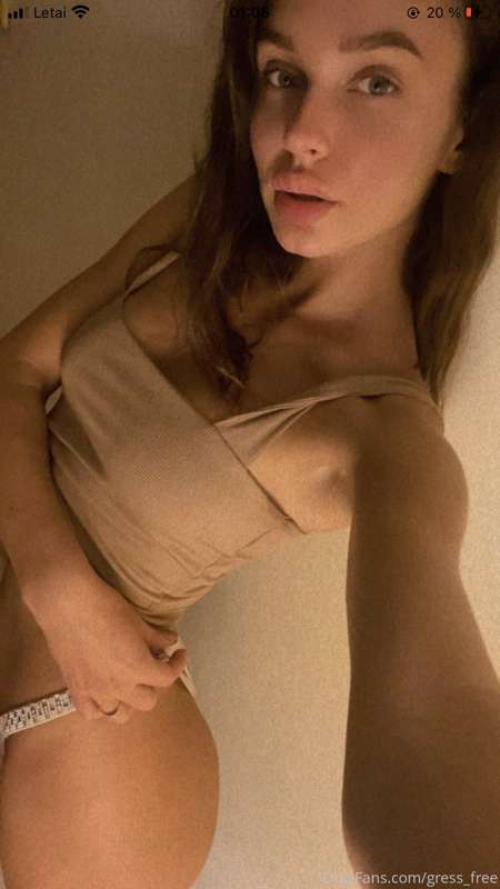✨ TIP $5 ✨ for 3 full length hot videos
✨ TIP $10✨ for 5 ful..