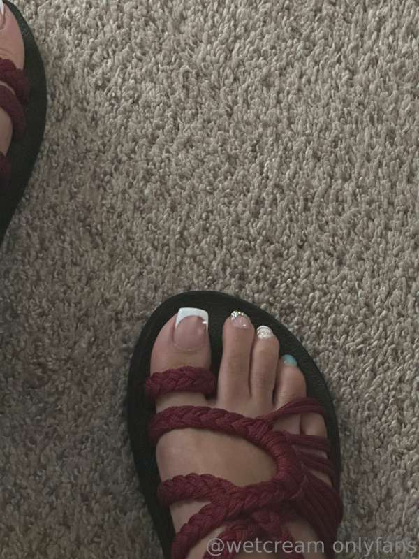 facial 🍌 + toes & soles 10