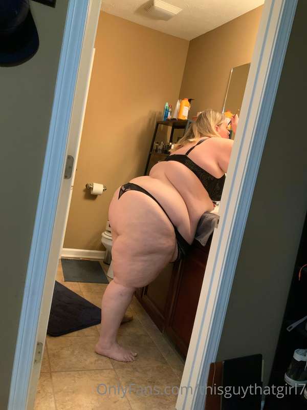 What it really looks like when I’m getting ready for a photo.. 9