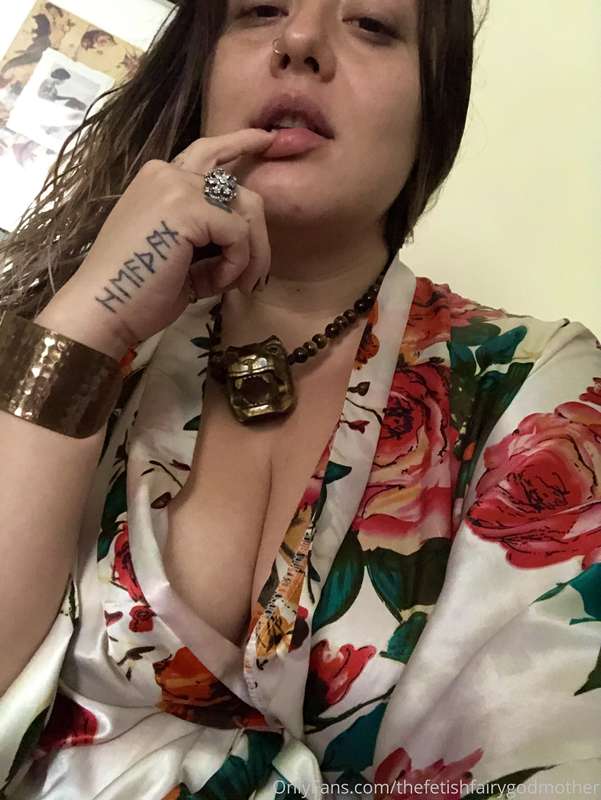 I love playing with my lips. They feel so full…