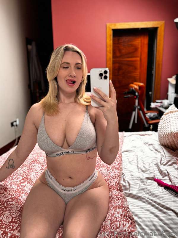 Katiebeex - Onlyfans - 07 May, 2025
