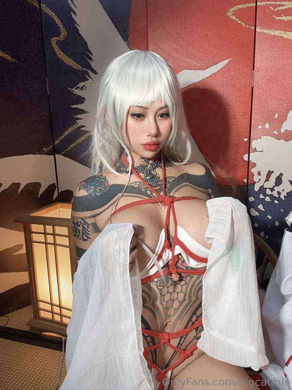 《被绑的小女巫》 16