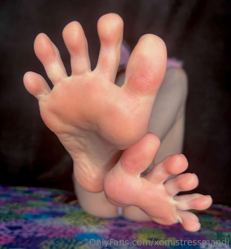 Scroll through and enjoy some close ups of me taking these s.. 1