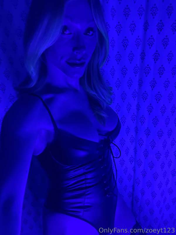 Black lights give off a SHOCKING effect 🥰🌸I should be chargi.. 2