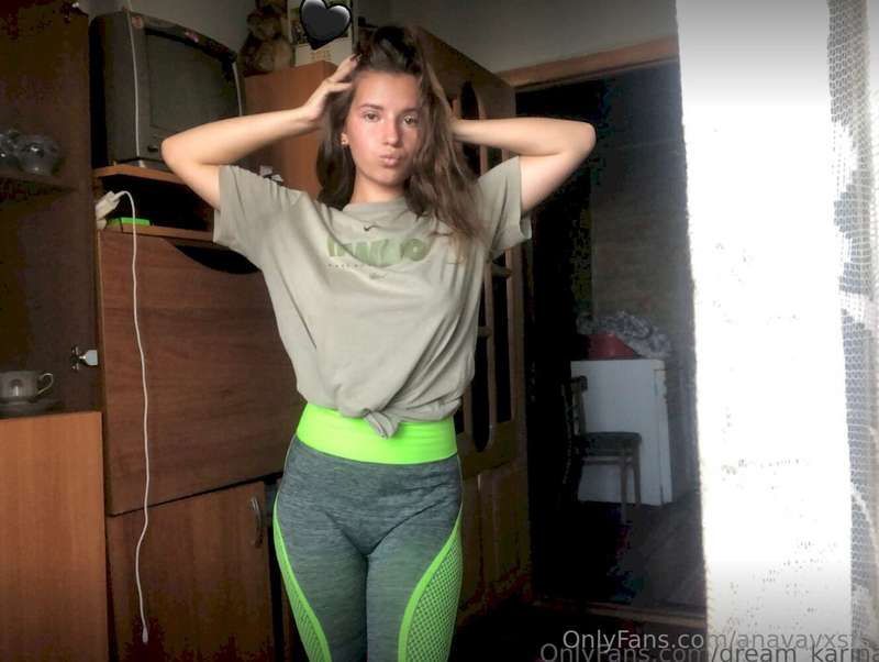 @klarochkaMy fetish will make YOU crazy! You’re one click aw..