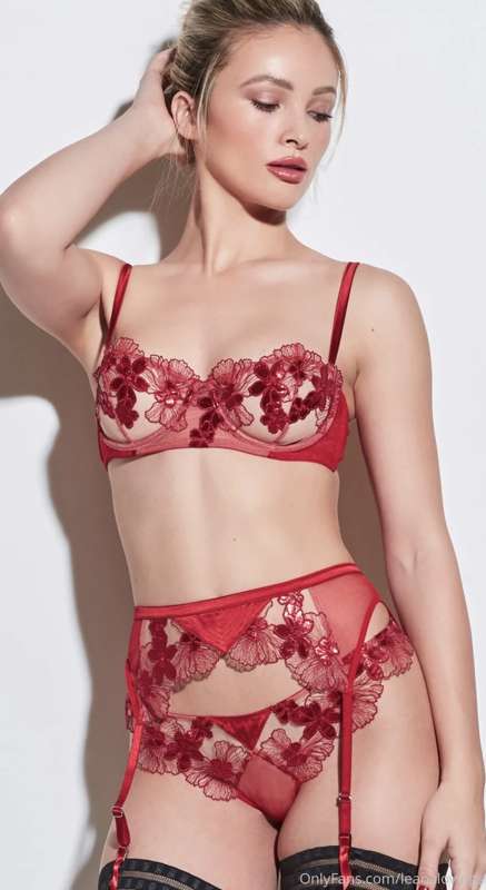 Quick! Which lingerie set do you like the best? 2