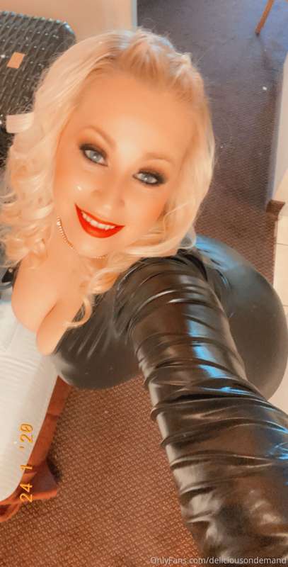 Mistress Delicious 🤤